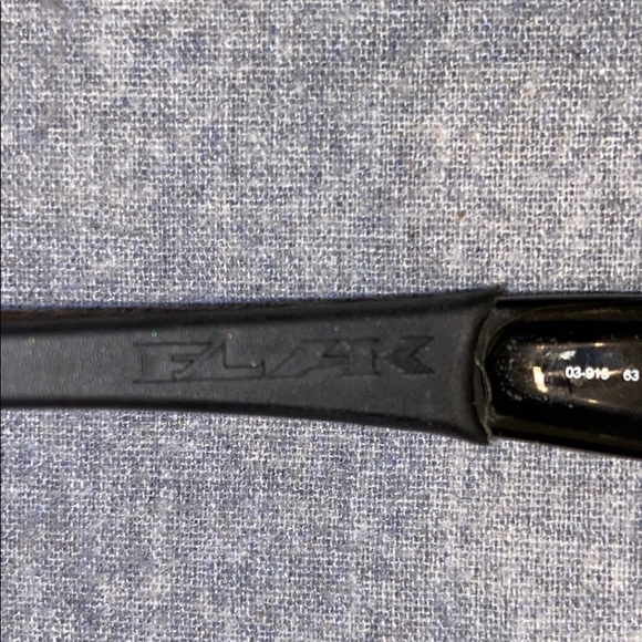 Oakley Sunglasses - Picture 3 of 3